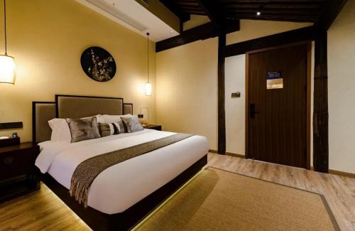 Fenghua House | Floral Shehe Garden B&B