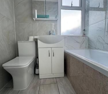 Harehills Apartment | Florence 4 Bedroom house, sleeps 14