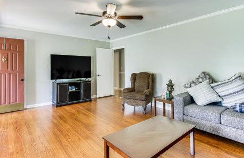 Florence House | Florence Family Home with Dog-Friendly Yard