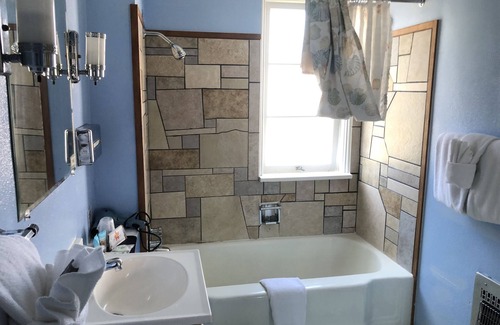 Florence Hotel | Florence Lighthouse Inn