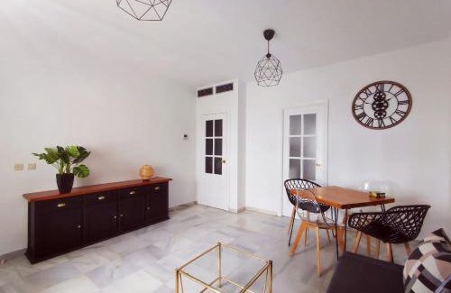 Cruz Roja-Capuchinos Apartment | Florencio Quintero Home