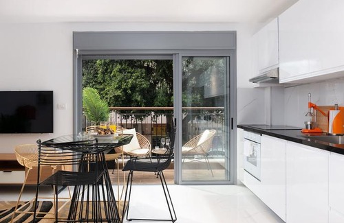 Florentin Apartment | Florentin New Stylish Apt - w/Balcony