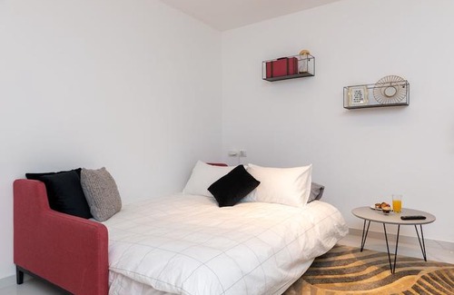 Florentin Apartment | Florentin New Stylish Apt - w/Balcony