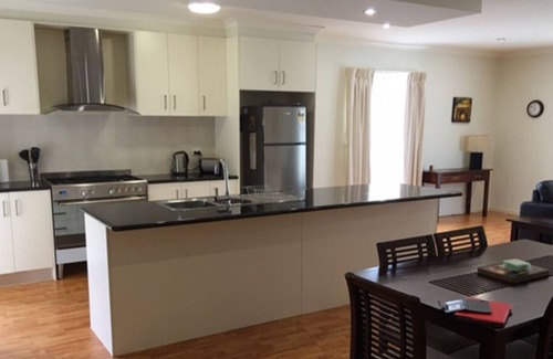 Delahey Villa | Florentine Villas - Your Home away from Home - near Watergardens Town Centre