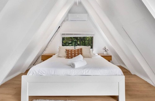 Glass House Mountains House | Florette Cottages at Glass House