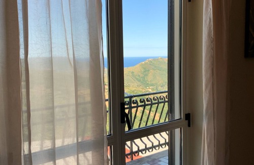 Perdifumo House | Floriana apartment 15 minutes from the sea