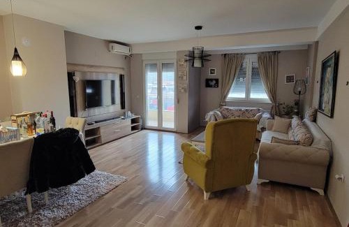 Gevgelija Apartment | Florida Apartment