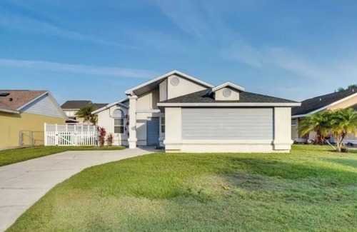 Buena Ventura Lakes House | Florida Gem 2-bedroom house in Kissimmee with strong WiFi, AC, and private pool