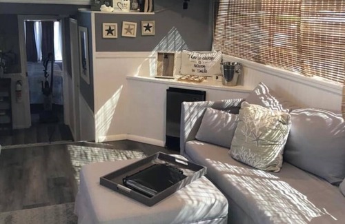 Tavernier Boat Rental | Florida Keys Luxury Houseboat, Unique living on the Water WiFi