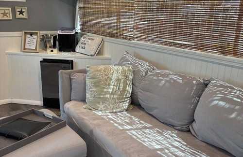 Tavernier Boat Rental | Florida Keys Luxury Houseboat, Unique living on the Water WiFi