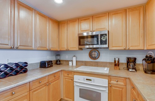 Pensacola Beach Condo | Florida Resort Condo: Walk to Pensacola Beach!