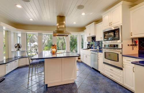 Lake Placid House | Florida Retreat w/Patio, Boat Dock & Shuffleboard