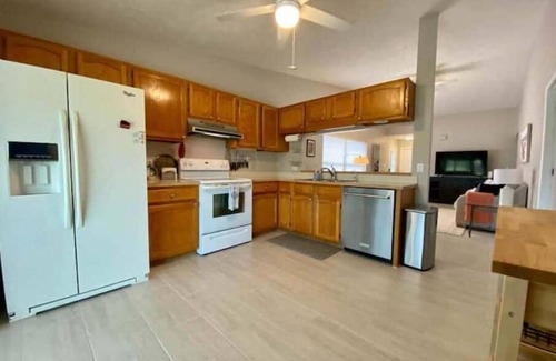 Sun 'N Lake House | Florida's sun and golf living!