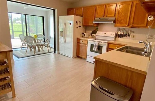 Sun 'N Lake House | Florida's sun and golf living!