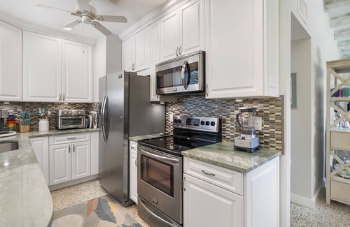 Jog Road House | Florida Seaside Getaway