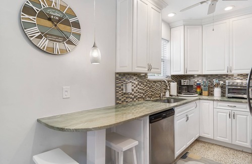 Jog Road House | Florida Seaside Getaway