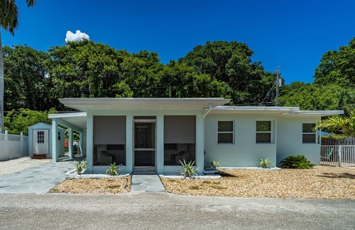 Jog Road House | Florida Seaside Getaway