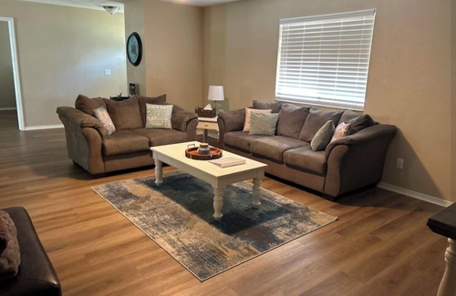 Florida Shores House | Florida Shores Retreat, Charming 3-bedroom 1 Bath house with AC and WiFi