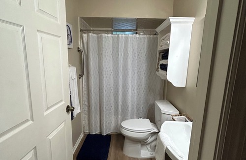 Florida Shores House | Florida Shores Retreat, Charming 3-bedroom 1 Bath house with AC and WiFi