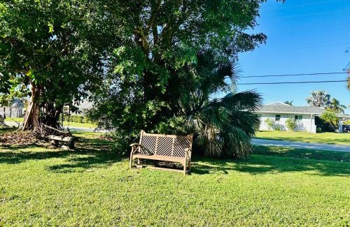 Bonita Shores House | Florida style home near Barefoot Beach