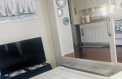 Jacarandas House | Florida tiny Vacation Home! Pet friendly!