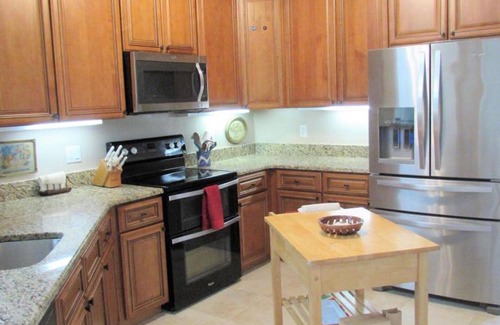 Melbourne Beach House | Floridian home w/pool & short walk to private beach & river park for kayaking.