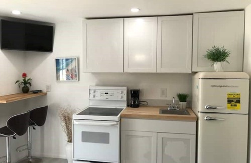 South Gate Ridge Apartment | Floridian/Sarasota Studio near #1 beach in USA