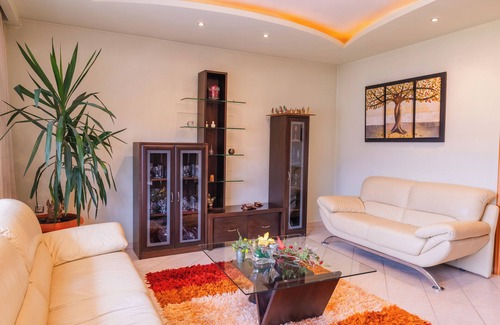 Florina Apartment | Florina House - Spacious with 2 Bedrooms and mountain view