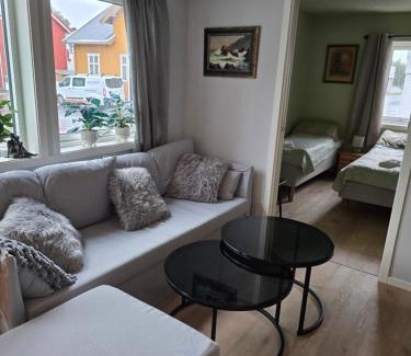 Brønnøy Apartment | Flott moderne leilighet meget sentralt i vakre Sørbyen i Brønnøysund for inntil 5 pers