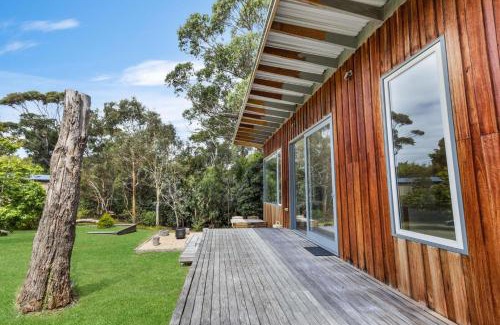 Lake Tyers Beach House | Flounder