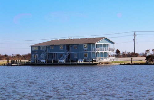 Nags Head Apartment | Flounder’s Flat 2 Queen Deluxe at Fin N Feather