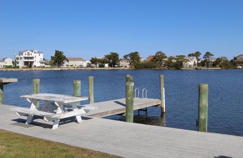 Nags Head Apartment | Flounder’s Flat 2 Queen Deluxe at Fin N Feather