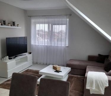 Csorna Apartment | Flower Apartman 5