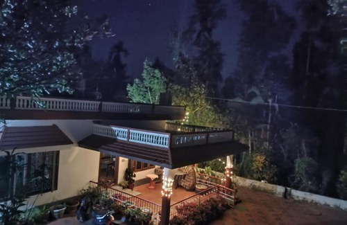 Virarajendrapet House | Flower Bee Homestay