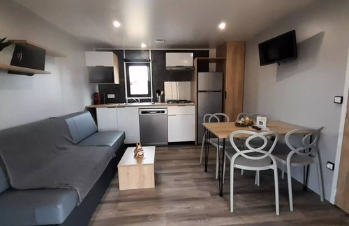 LʼAiguillon-sur-Mer House | Flower Camping Le Pré des Sables * - Mobile home Premium 2 bedrooms 32m2 - 2 bathrooms + TV 4 persons