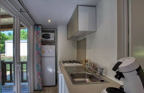 Saint-Vincent-de-Cosse House | Flower Camping Le Tiradou * - Mobil-Home Premium Riviera 2 27.50m2 (2 bedrooms) + Terrace 11m2 4 persons