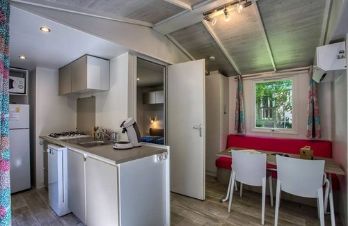 Saint-Vincent-de-Cosse House | Flower Camping Le Tiradou * - Mobil-Home Premium Riviera 2 27.50m2 (2 bedrooms) + Terrace 11m2 4 persons