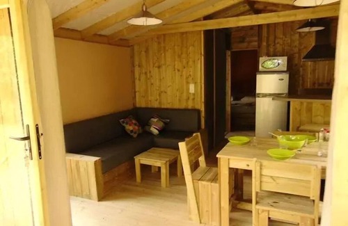 Avrille House | Flower Camping Beauchêne * - Sweet Flower Premium on stilts 43m2/2 bedrooms - terrace 4 to 6 people - 4 pers. included in the tariff