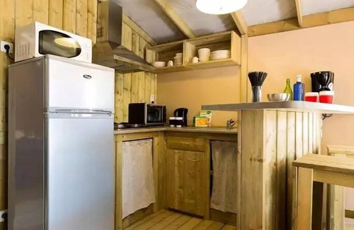 Avrille House | Flower Camping Beauchêne * - Sweet Flower Premium on stilts 43m2/2 bedrooms - terrace 4 to 6 people - 4 pers. included in the tariff