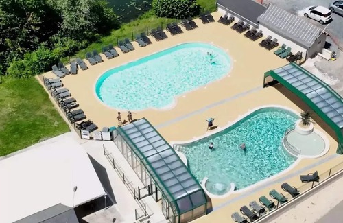 Les Andelys House | Flower Camping Ile des Trois Rois * - Mobilhome Comfort 29m2 - PMR (2 bedrooms) + terrace 4 people