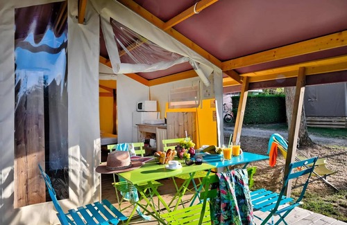 Anneyron House | Flower Camping La Chataigneraie * - Freeflower Comfort 22m2 (2 bedrooms) + covered terrace 5 people
