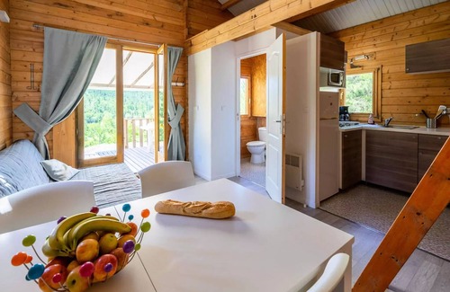 Clamensane Ski Chalet | Flower Camping Le Clot du Jay * - Wooden chalet Comfort 35m2 3 bedrooms + TV + Terrace 8 persons