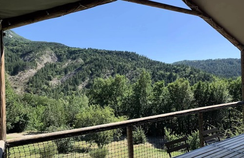 Clamensane House | Flower Camping Le Clot du Jay * - Cabane Lodge on pilingis 34m2 2 bedrooms + terrace 4 people