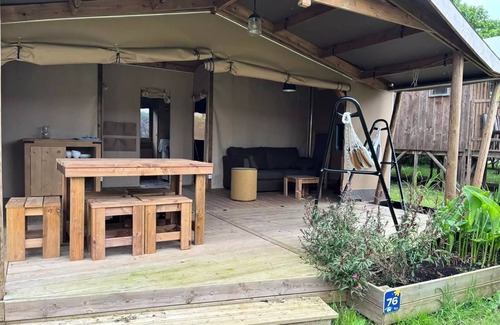 Loix House | Flower Camping Les Ilates * - Ecolodge Cotton canvas COMFORT 35m² (2 bedrooms) including 11m² covered terrace + TV for 5 people