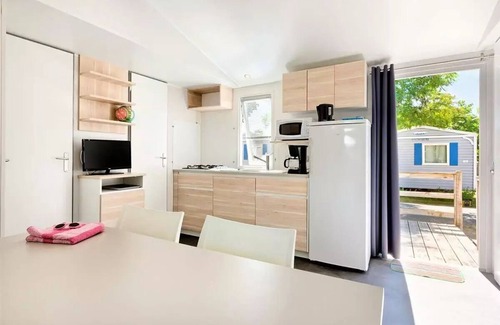 Saint Nazaire sur Charente House | Flower Camping L'Abri-Côtier * - Mobilhome Family 29m2 CONFORT - 3 bedrooms + covered terrace + TV 6 persons