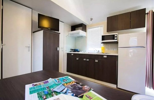 Saint Nazaire sur Charente House | Flower Camping L'Abri-Côtier * - Mobilhome Family 29m2 CONFORT - 3 bedrooms + covered terrace + TV 6 persons