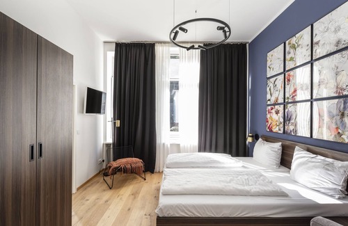 Heidelberg City Centre Apartment | Flower garden
