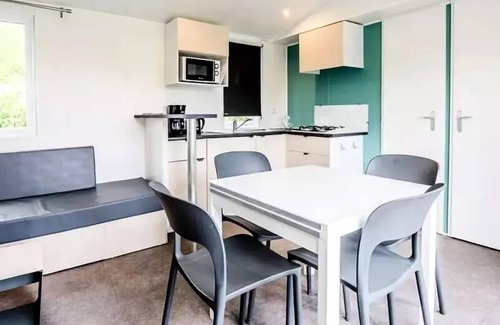 Pressignac House | Flower Lake Camping * - Mobil home Family Comfort 40m2 - 4 bedrooms + covered terrace + TV 8 persons