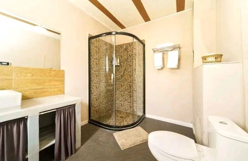 Huairou Bed & Breakfast | Flower Yard