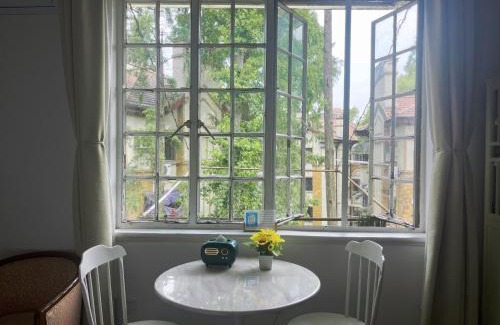 Huaihai Road Commercial Area Apartment | flower155